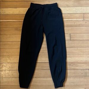 Lululemon Adaptive jogger, Black, Size 4. VGUC